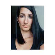 Laureata in Lingue con esperienza di insegnamento